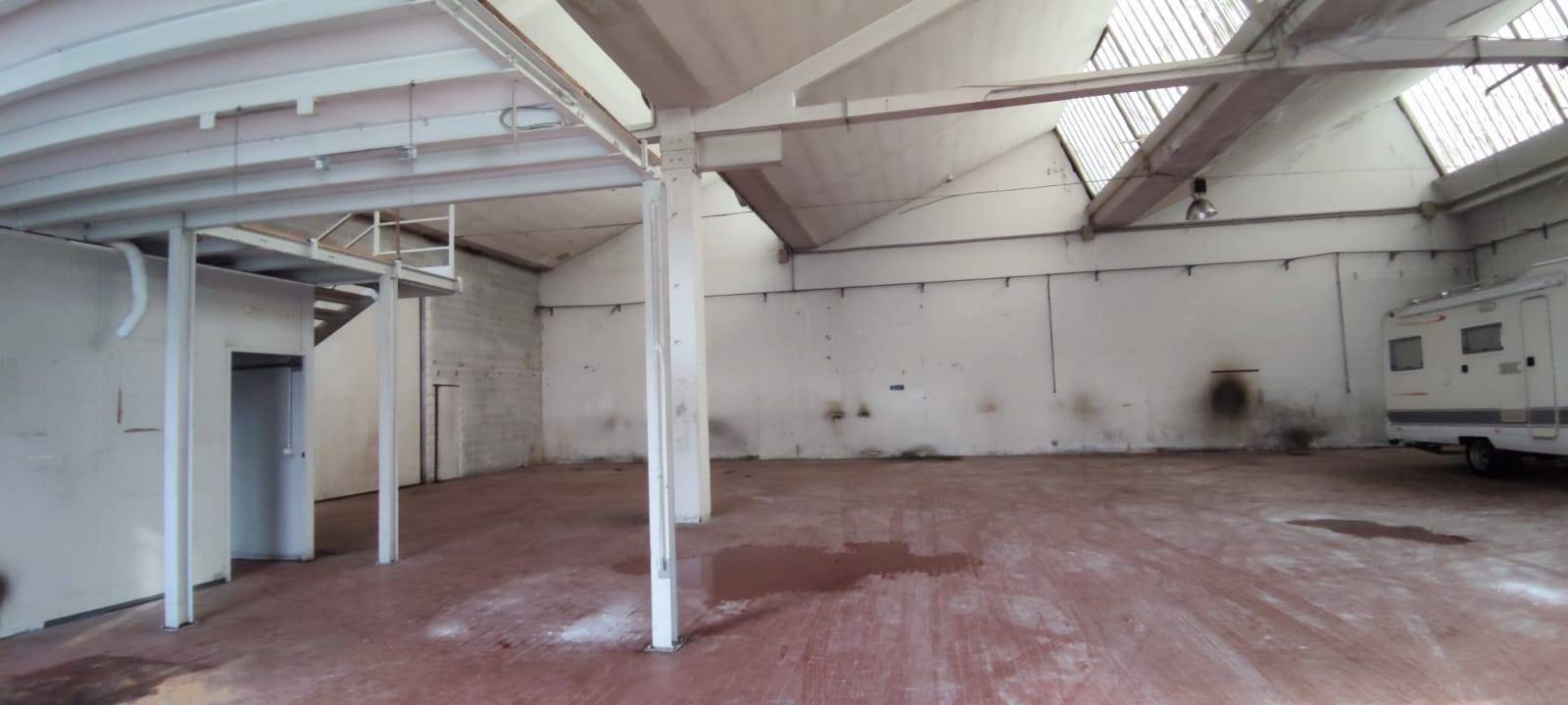 PORZIONE DI CAPANNONE IN AFFITTO A MOLTENO
