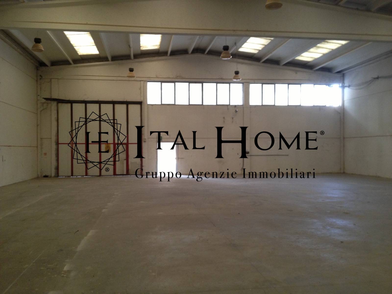 Capannone a Nibionno