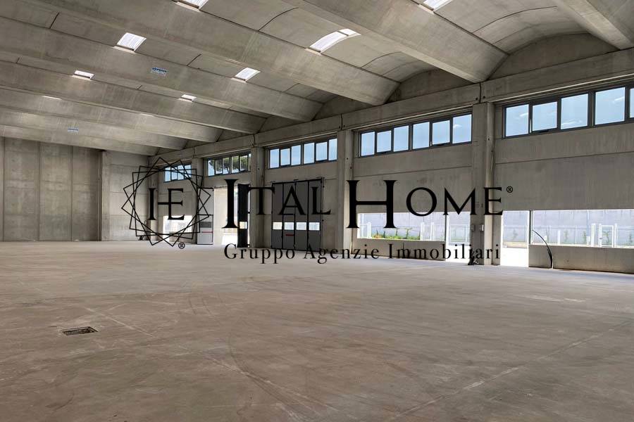 Capannone a Olginate