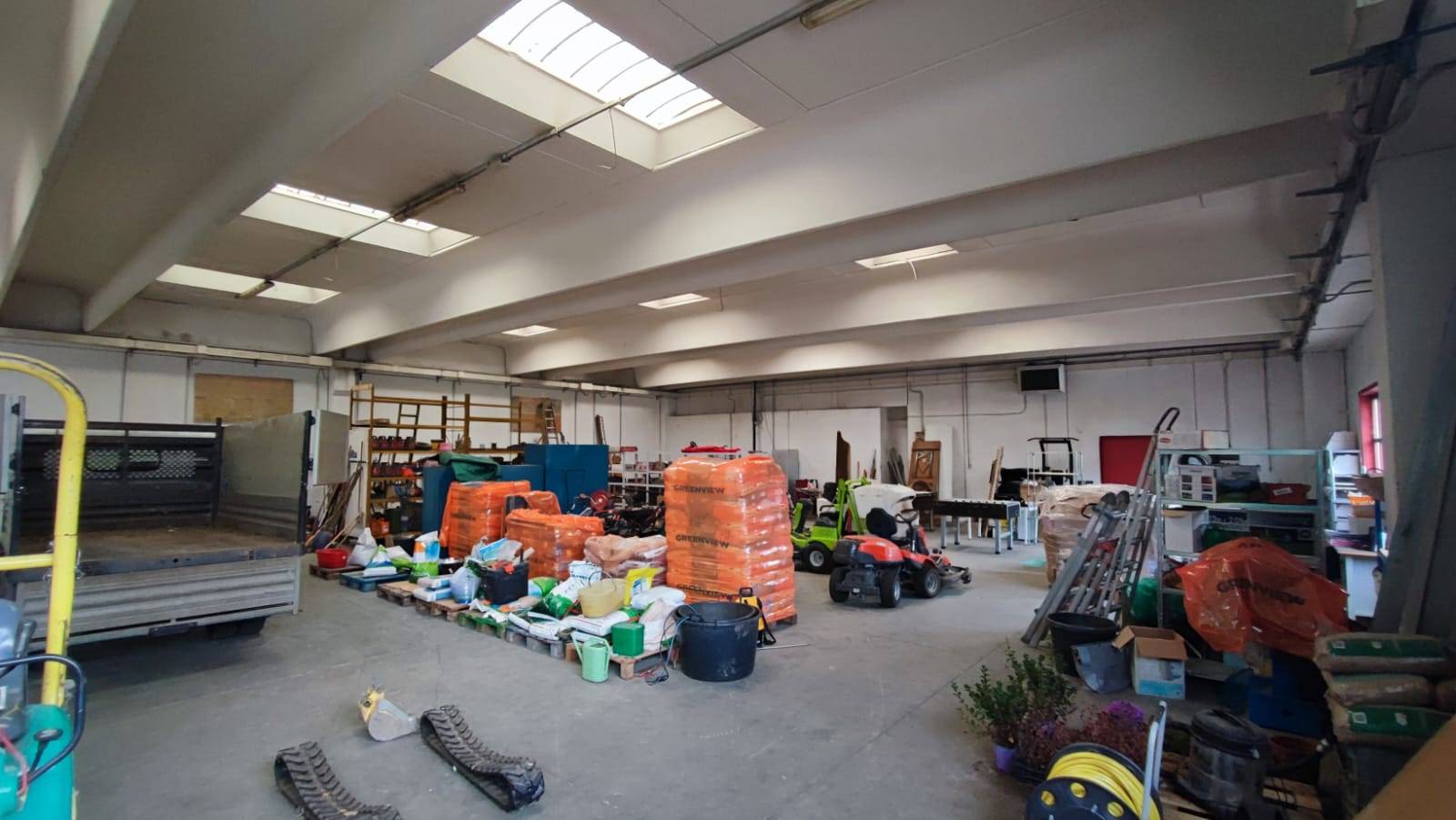 Capannone a Bernareggio