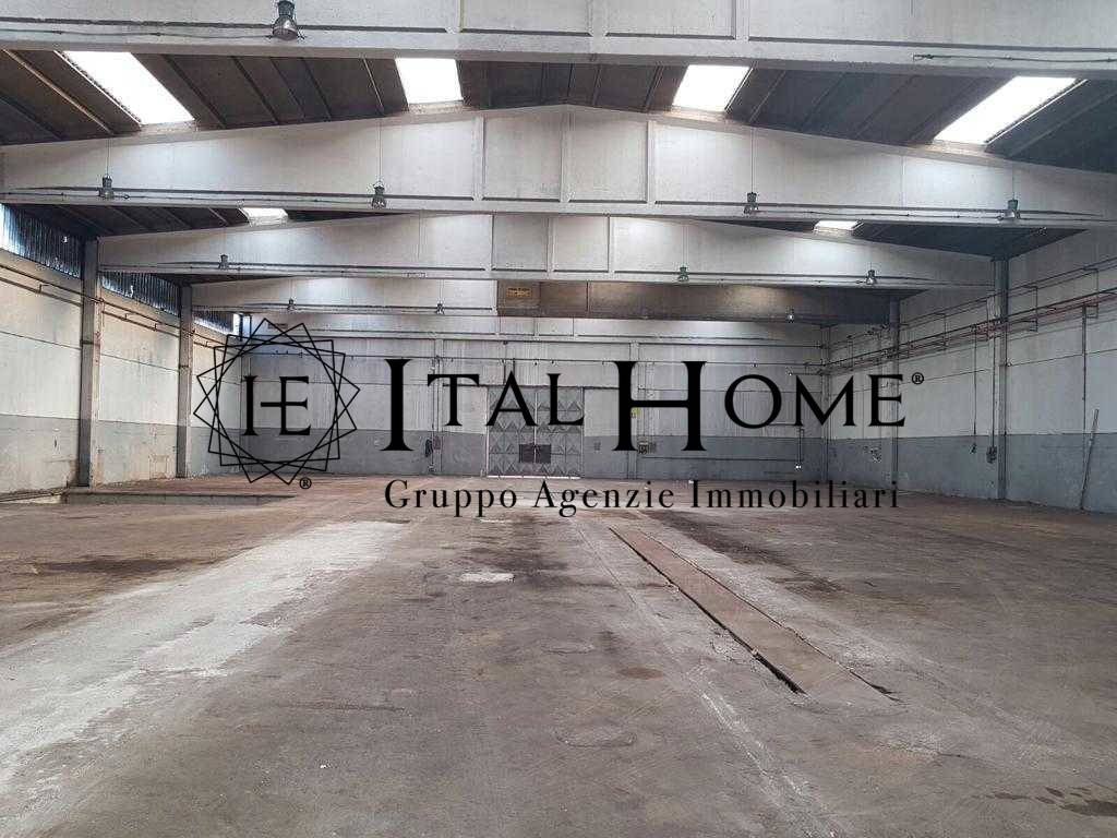 Capannone a Arcore