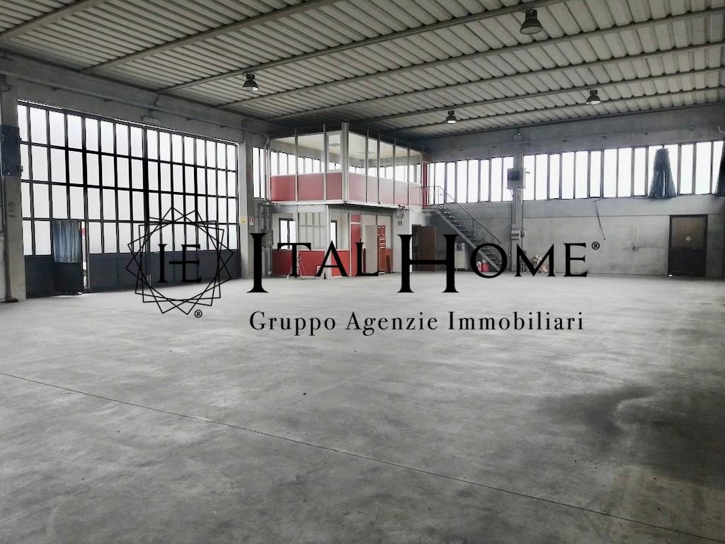 MAGAZZINO IN VENDITA ZONA SALA AL BARRO DI 3000 MQ